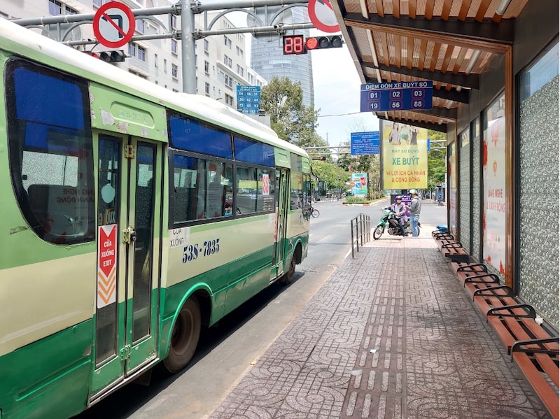 Xe bus từ bến xe Chợ Lớn đi ngã 3 Tân Lân