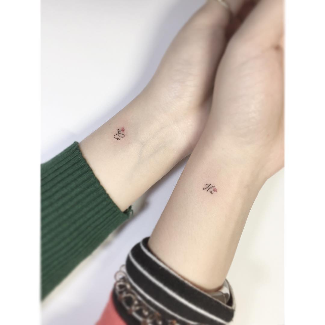 Hình xăm đôi cánh sau gáy