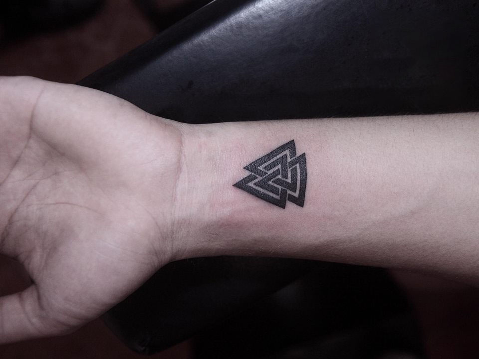 Hình xăm tam giác đẹp