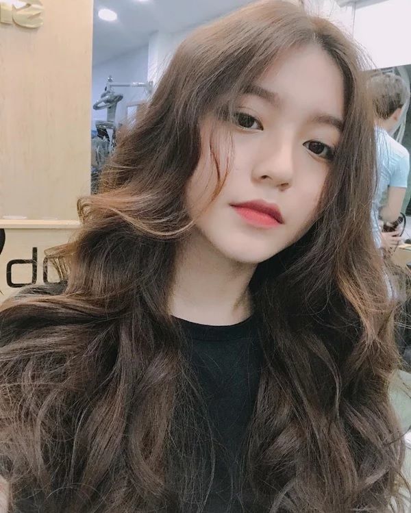 Ảnh gái đẹp tóc dài che mặt