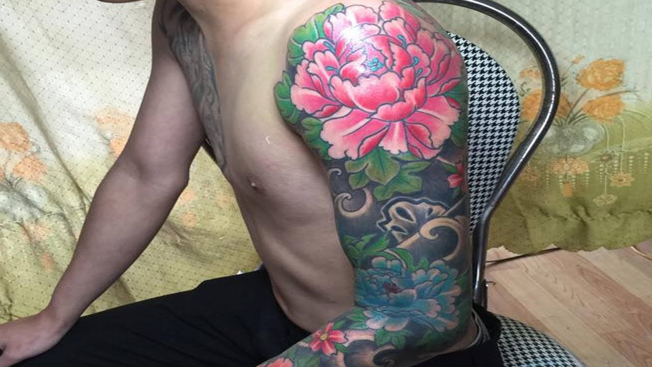 Hình xăm hoa mẫu đơn nhật cổ nửa tay