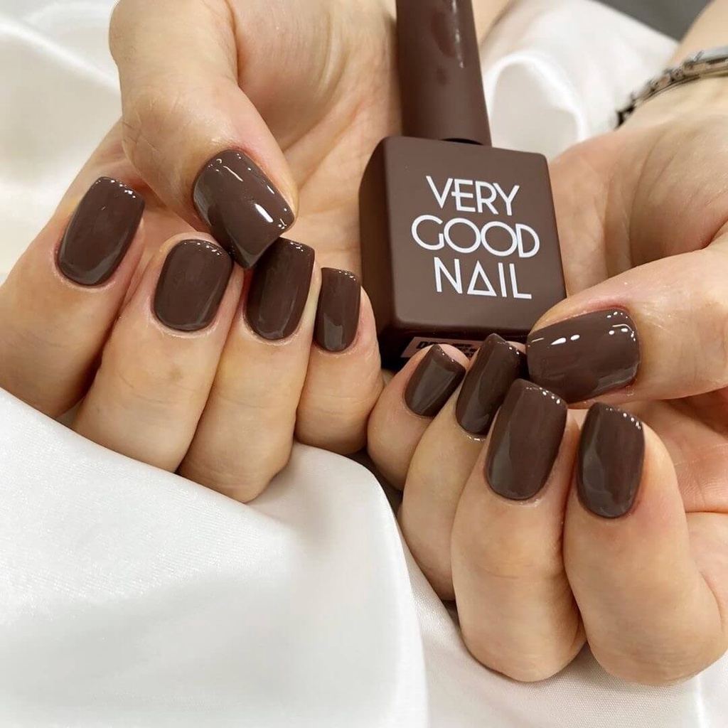 mẫu nail màu nâu sữa