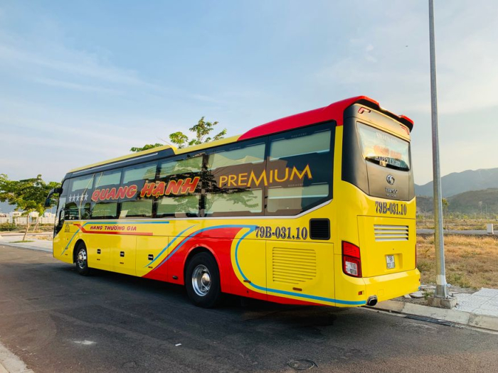 xe-limousine-da-nang-di-nha-trang-4