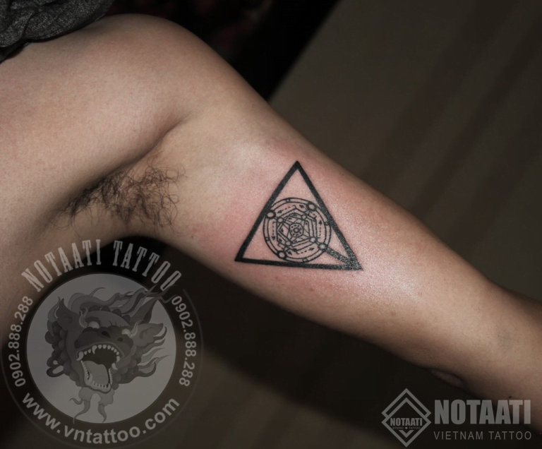 Tattoo hình tam giác đẹp