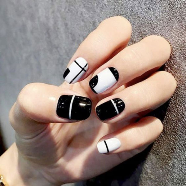 Một số mẫu nail đen trắng cute đơn giản sang trọng cá tính