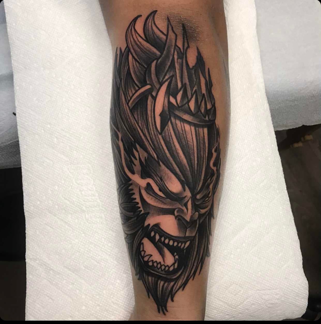 chia-se-25-mau-hinh-xam-ngo-khong-dep-va-y-nghia_21 Hình xăm ngộ không kín lưng đẹp