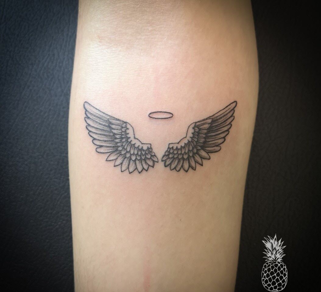 Tattoo đôi cánh sau lưng